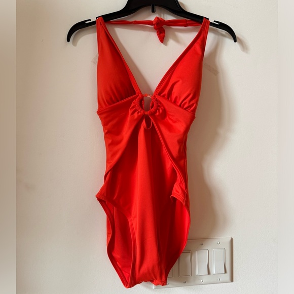 Carmen Marc Valvo Other - Carmen Marc Valvo Coral Red One Piece Key Hole Roush Bathing Suit Size 8 NWT
